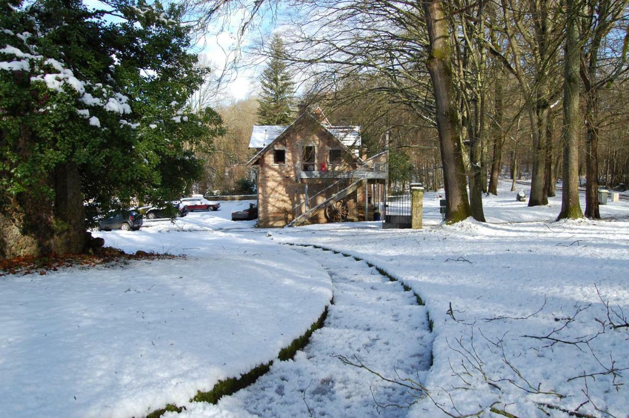 Gite Dans Un Domaine Historique Chevreuse Exterior foto